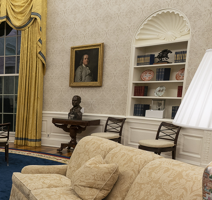 18 Imágenes que muestran las diferencias entre Biden y Trump en la decoración del Despacho Oval