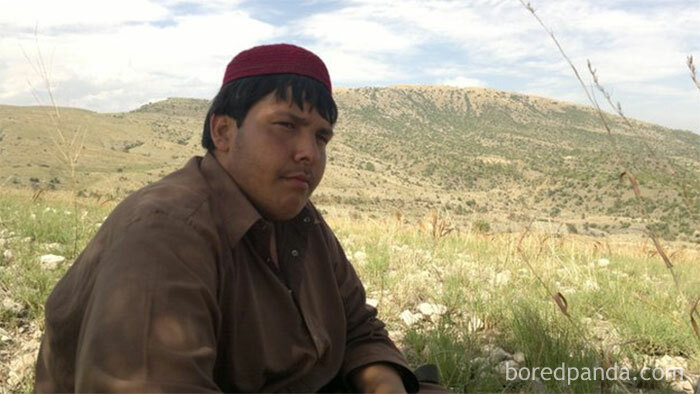 Aitzaz Hasan Perdió La Vida Evitando Que Un Terrorista Suicida Entrara A Su Escuela. Salvó A Cientos De Personas Con Solo 15 Años
