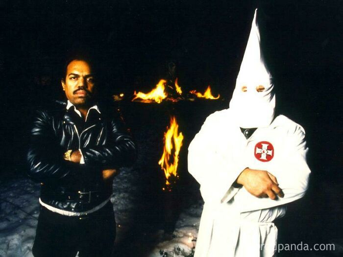 Daryl Davis Acudía A Las Reuniones Del Kkk Como Hombre Negro. Se Hizo Amigo De Ellos Y Convenció A Más De 200 Para Que Se Fueran Del Grupo