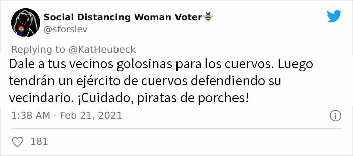 Esta mujer comparte cómo creó un "ejército de cuervos" alimentándolos, y posiblemente salvaron la vida de un vecino