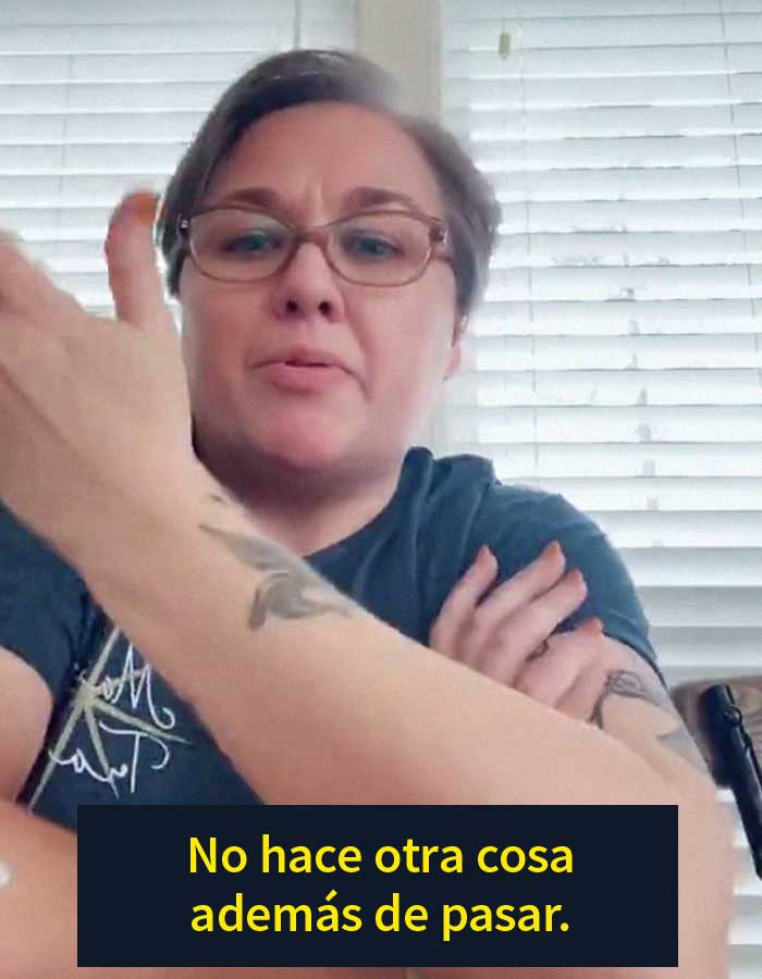 La gente aplaude a esta madre por enseñar a sus hijas que la virginidad no existe