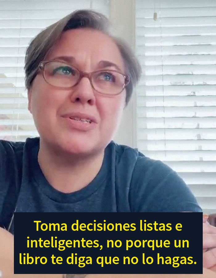 La gente aplaude a esta madre por enseñar a sus hijas que la virginidad no existe