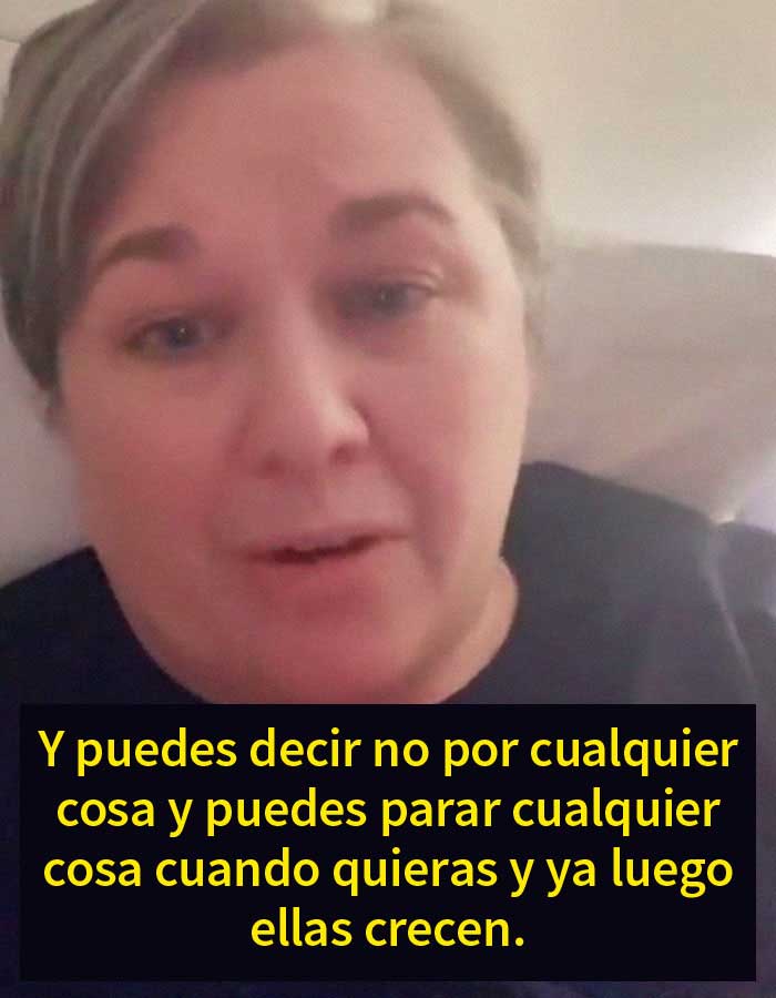 La gente aplaude a esta madre por enseñar a sus hijas que la virginidad no existe
