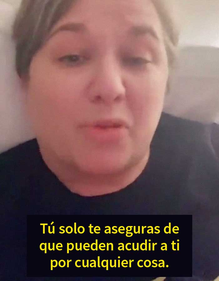 La gente aplaude a esta madre por enseñar a sus hijas que la virginidad no existe