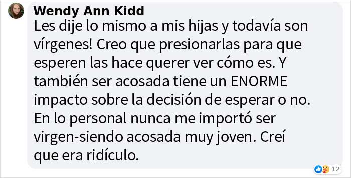 La gente aplaude a esta madre por enseñar a sus hijas que la virginidad no existe