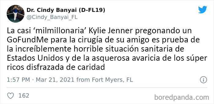 Kylie Jenner Had The Audacity To Ask People To Donate Money On GoFundMe For Her Former Makeup Artist, So Here're 30 Of The Best Reactions
