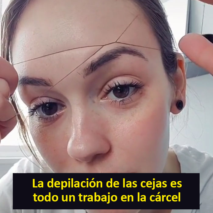 Las mujeres se arreglan las cejas con un hilo en lugar de pinzas