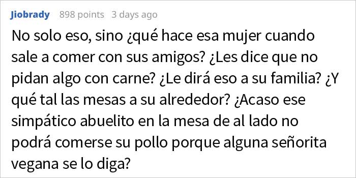 Esta persona inicia un debate en Internet después de que su compañera de trabajo vegana le pidiera que coma su hamburguesa afuera