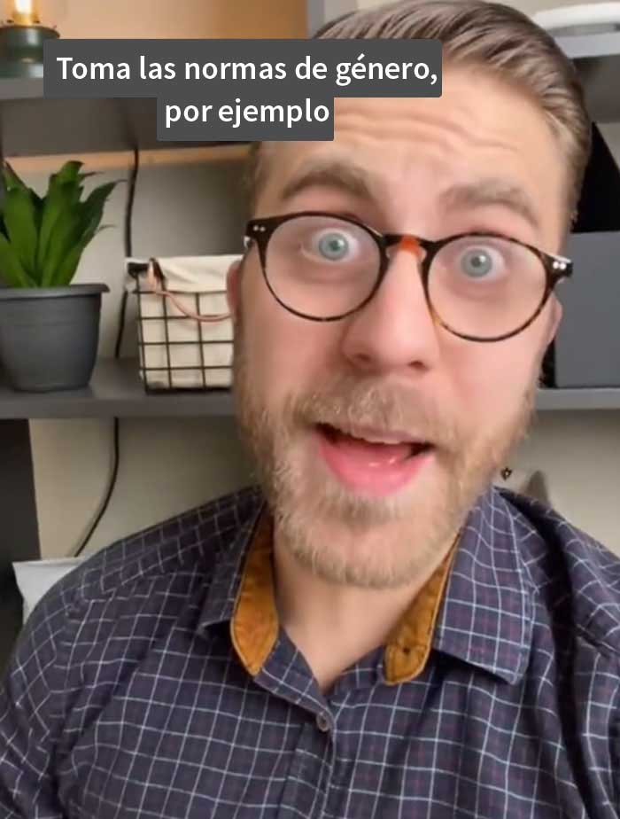 Este hombre comparte datos históricos mostrando los rápidos cambios de las normas de género al ser totalmente inventadas