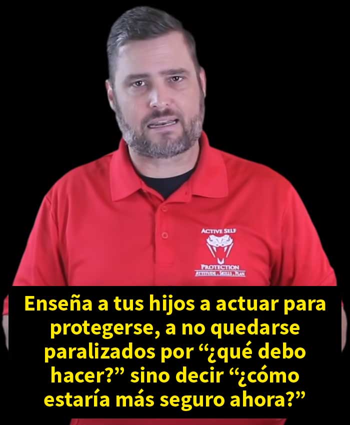 Este video muestra a una niña de 9 años burlando a un hombre sospechoso que la seguía hasta su casa, y se vuelve viral