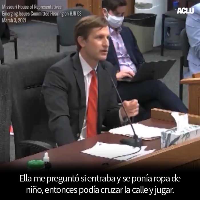"Tenía un hijo que no sonreía": Un padre cristiano explica cómo aprendió a aceptar a su hija trans en un discurso desgarrador