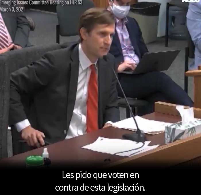 "Tenía un hijo que no sonreía": Un padre cristiano explica cómo aprendió a aceptar a su hija trans en un discurso desgarrador