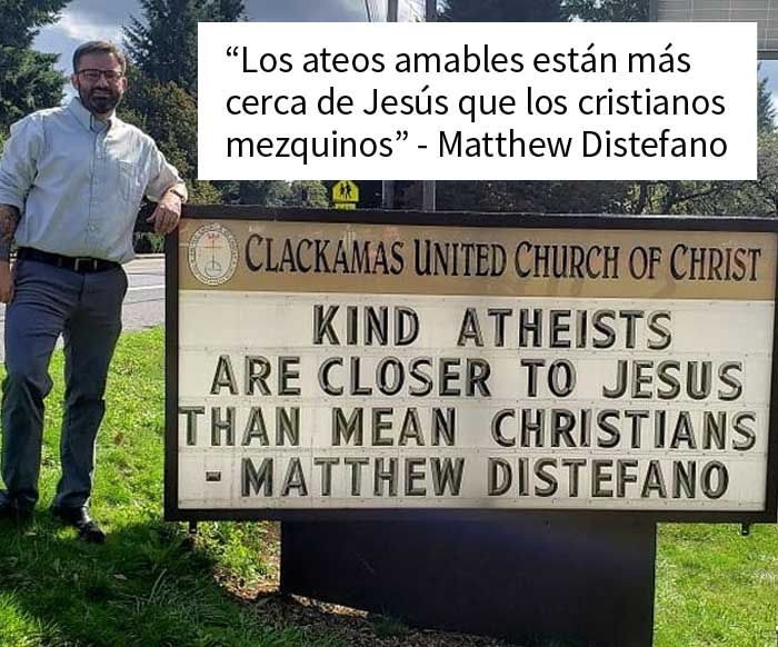 Esta iglesia se vuelve viral por su actitud receptiva y sus carteles épicos (35 fotos)