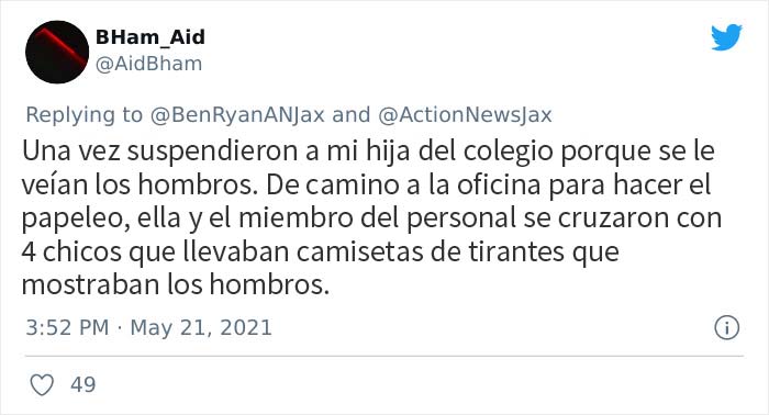 Este instituto eliminó todo rastro de escote en las fotos de 80 chicas en el anuario, y los padres no están contentos