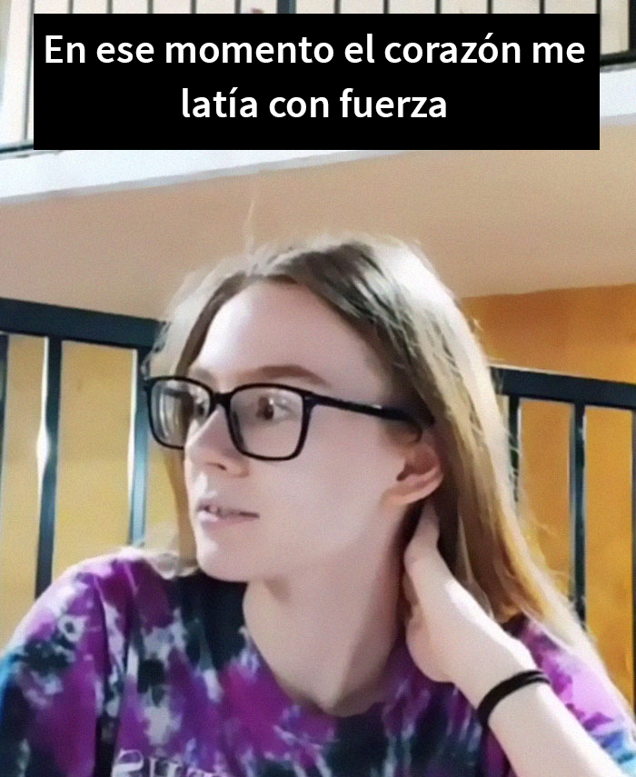 Un hombre intentaba ligar con esta adolescente hasta que ella le dice que está grabando un video en directo