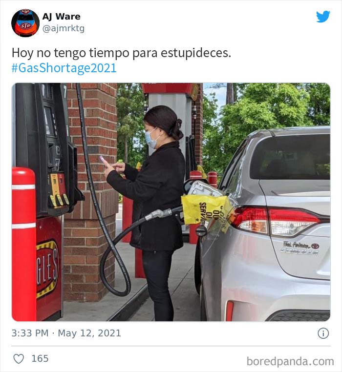La bolsa está en la bomba porque está fuera de servicio. No está consiguiendo nada