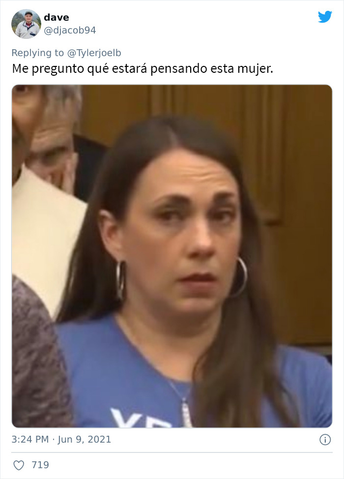 Esta enfermera antivacunas lleva objetos de metal al estrado para demostrar que se volvió magnética a causa de la vacuna y se convierte en un hazmerreír