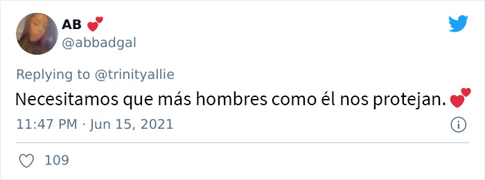 Este heroico barman se vuelve viral por darles una cuenta falsa con una nota a 2 chicas siendo molestadas