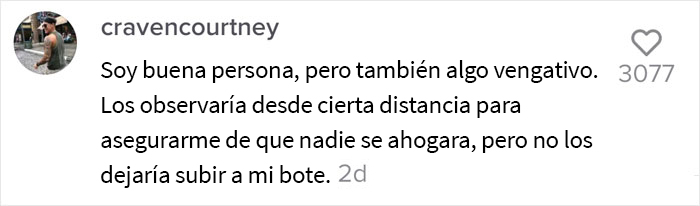 Estos homófobos pidieron socorro a los tripulantes del bote del Orgullo al que estaban acosando tras explotar su propia embarcación