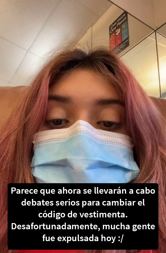 “Enseñen a los chicos a concentrarse y no a las chicas a cubrirse”: Esta protesta de adolescentes contra el código de vestimenta "sexista" se vuelve viral