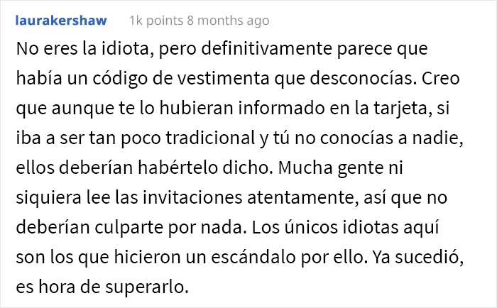 Esta mujer se pregunta si se equivocó al “opacar” a la novia en una boda muy informal