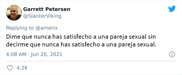 Este hombre afirma que las mujeres “vulgares” son defectuosas y que los hombres deberían alejarse de ellas, pero se burlan de él en los comentarios
