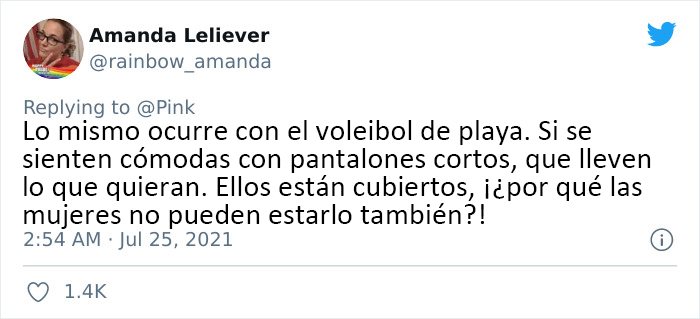 Pink se ofrece a pagar una multa "sexista" a un equipo de balonmano playa femenino que llevó pantalones cortos a un partido en lugar de bikini
