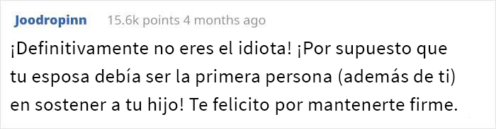 Este padre no dejó que nadie sostuviera a su bebé hasta que su esposa no lo hiciera primero y la familia lo acusa de “robarles” esa experiencia