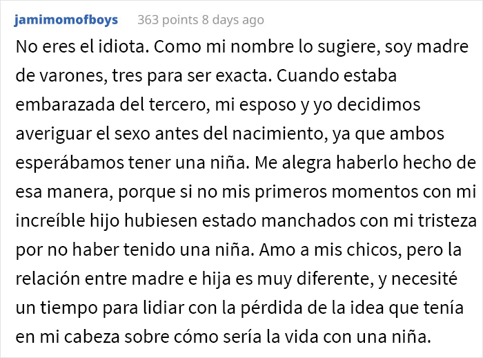 Este papá de 3 niñas se sintió decepcionado cuando nació su 4ª hija, y su madre lo llamó “misógino”