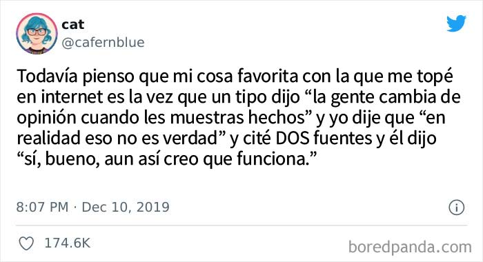 Si la ignorancia es felicidad, este tipo debe ser el más feliz de los tontos del mundo