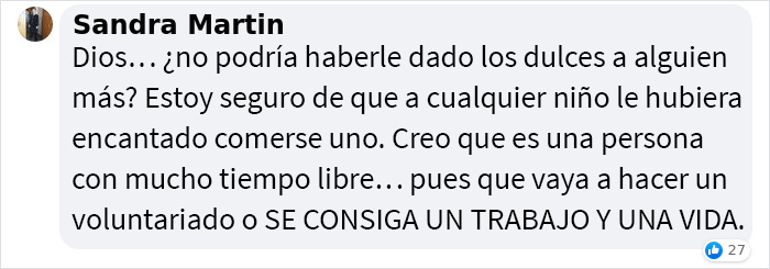 La dueña de este pequeño negocio no puede evitar llorar tras recibir un cruel correo electrónico de parte de un cliente