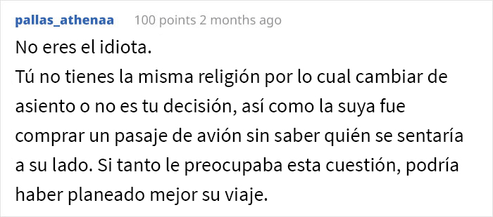 Este chico se negó a cambiar de asiento en el avión cuando una mujer le pidió que lo hiciera por "razones religiosas" y desata un drama a bordo