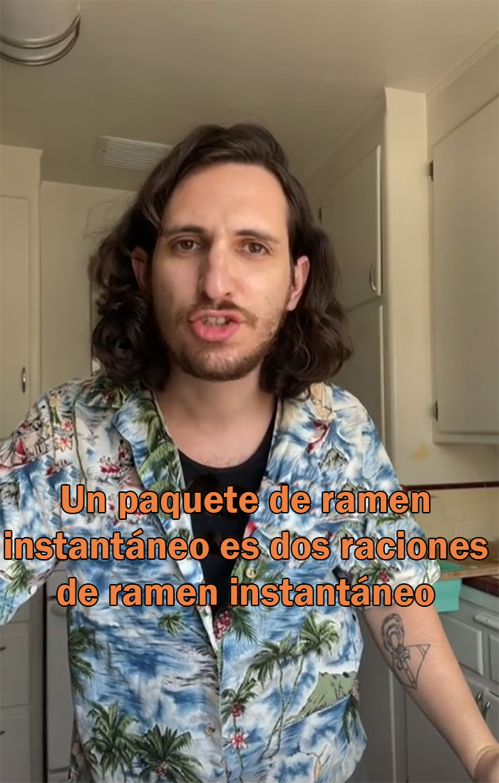 Un paquete de ramen instantáneo es dos raciones de ramen instantáneo