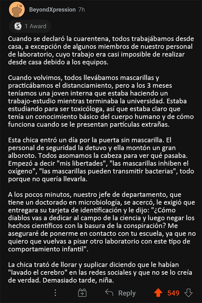 Una becaria de laboratorio exige trabajar sin máscara y no sólo la despiden, sino que arriesga todo su futuro profesional