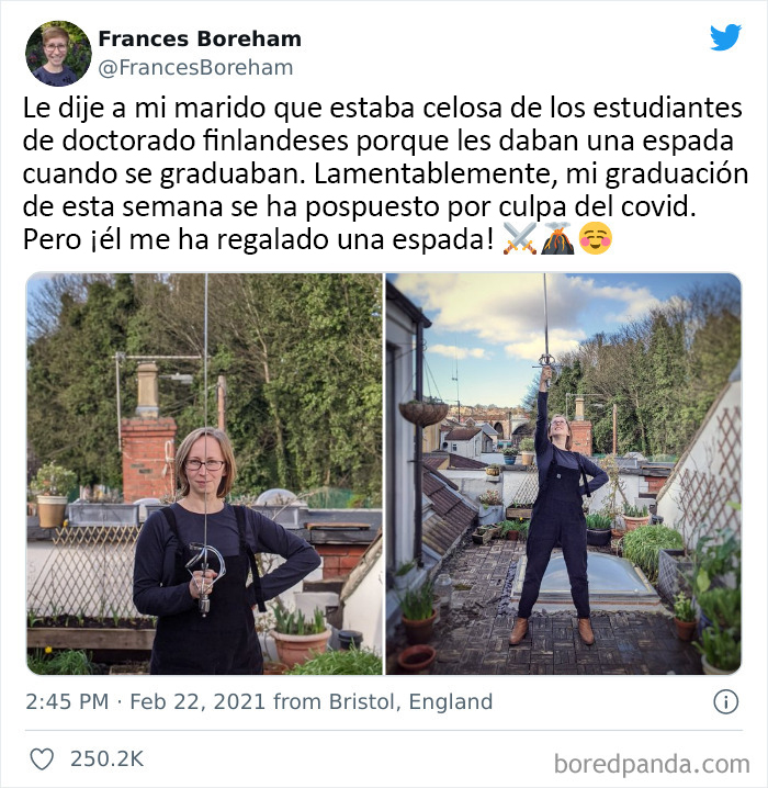 Se pospuso la graduación del doctorado de esta señora, pero igualmente recibió un regalo de graduación de su marido