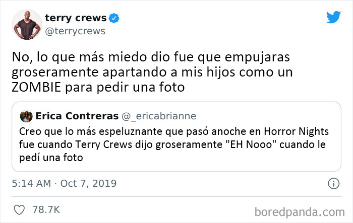 Terry Crews llamando la atención a una idiota