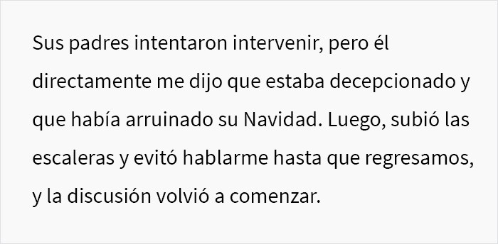 Este hombre se enfureció con su esposa frente a su familia porque ella había comprado los regalos más baratos de la lista y le dijo que había arruinado la Navidad