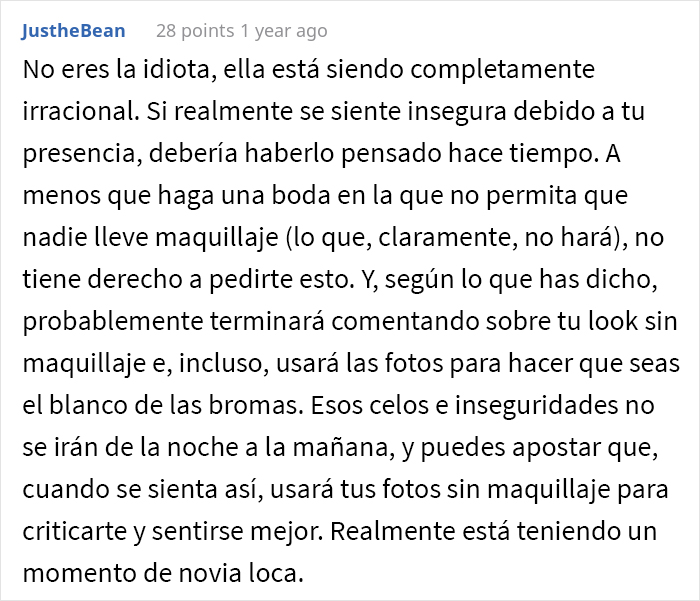 Esta dama de honor, que tiene una cicatriz en el rostro, preguntó si podía no asistir a la boda cuando la novia le prohibó usar maquillaje