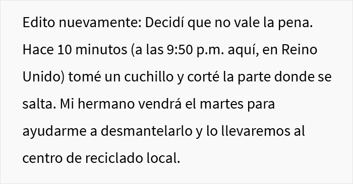 Esta mujer arrogante no entiende el concepto de propiedad privada y llama a la policía cuando su vecina no deja que sus hijos jueguen en su patio