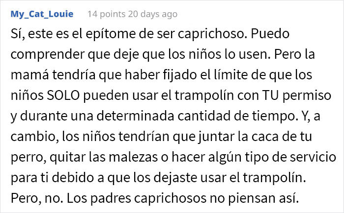 Esta mujer arrogante no entiende el concepto de propiedad privada y llama a la policía cuando su vecina no deja que sus hijos jueguen en su patio