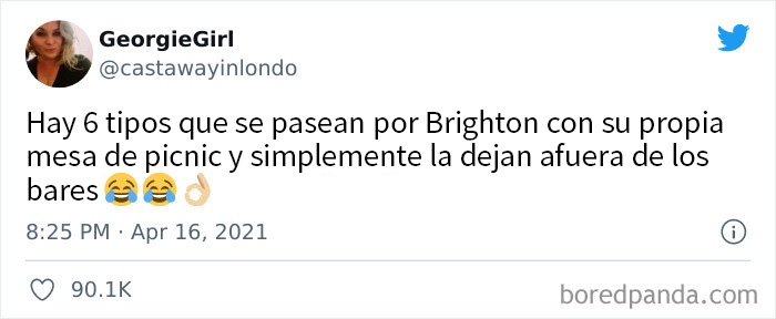 ¡Supongo que encontrar asientos al aire libre ya no es un problema!