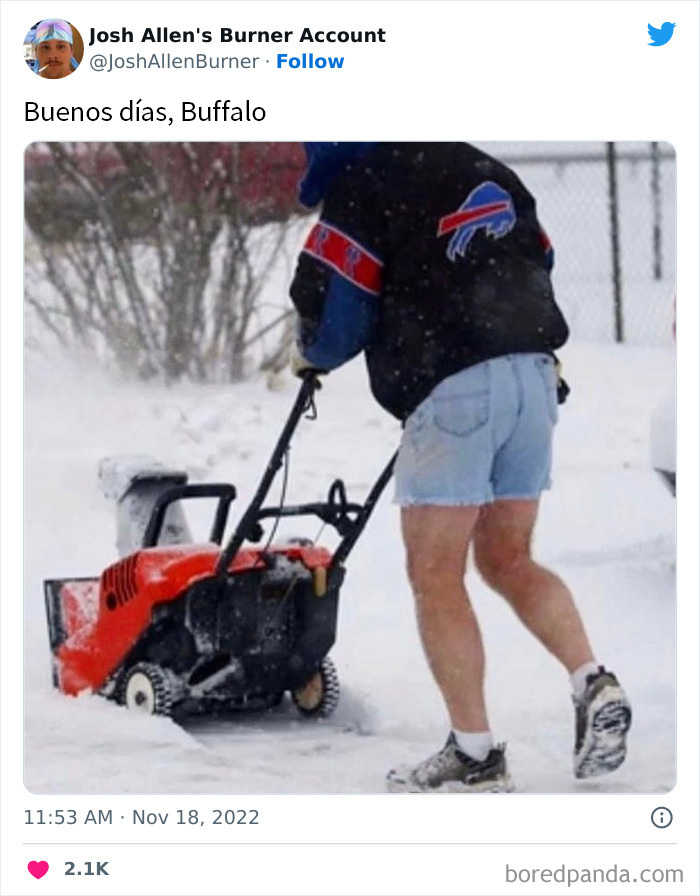 People Are Posting Wild Photos As Buffalo, New York, Digs Up From 6 Feet Of Snow