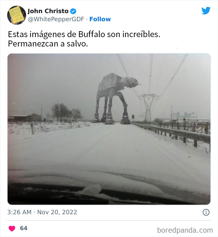 People Are Posting Wild Photos As Buffalo, New York, Digs Up From 6 Feet Of Snow