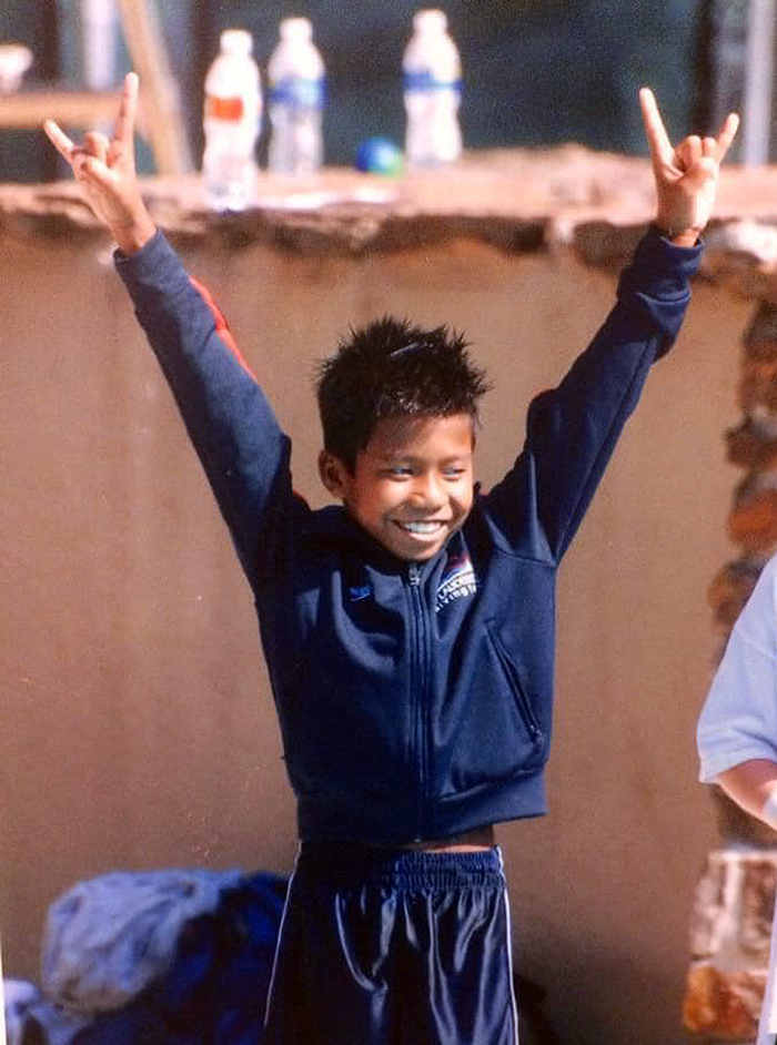Este huérfano camboyano acabó convertido en atleta olímpico, y todo gracias a su padre adoptivo