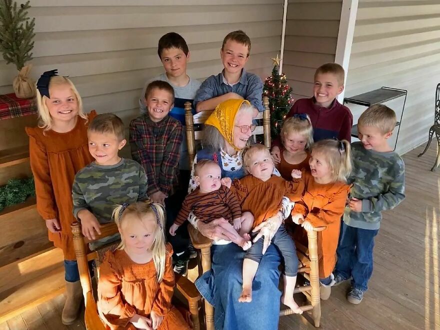 Esta familia ha tenido 12 hijos en 12 años y no podrían estar más contentos con su prole