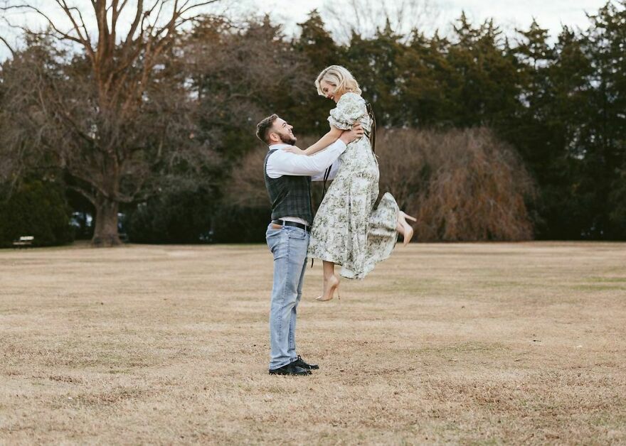 Esta mujer de 25 años es feliz siendo ama de casa y cuidando de su marido al estilo tradicional