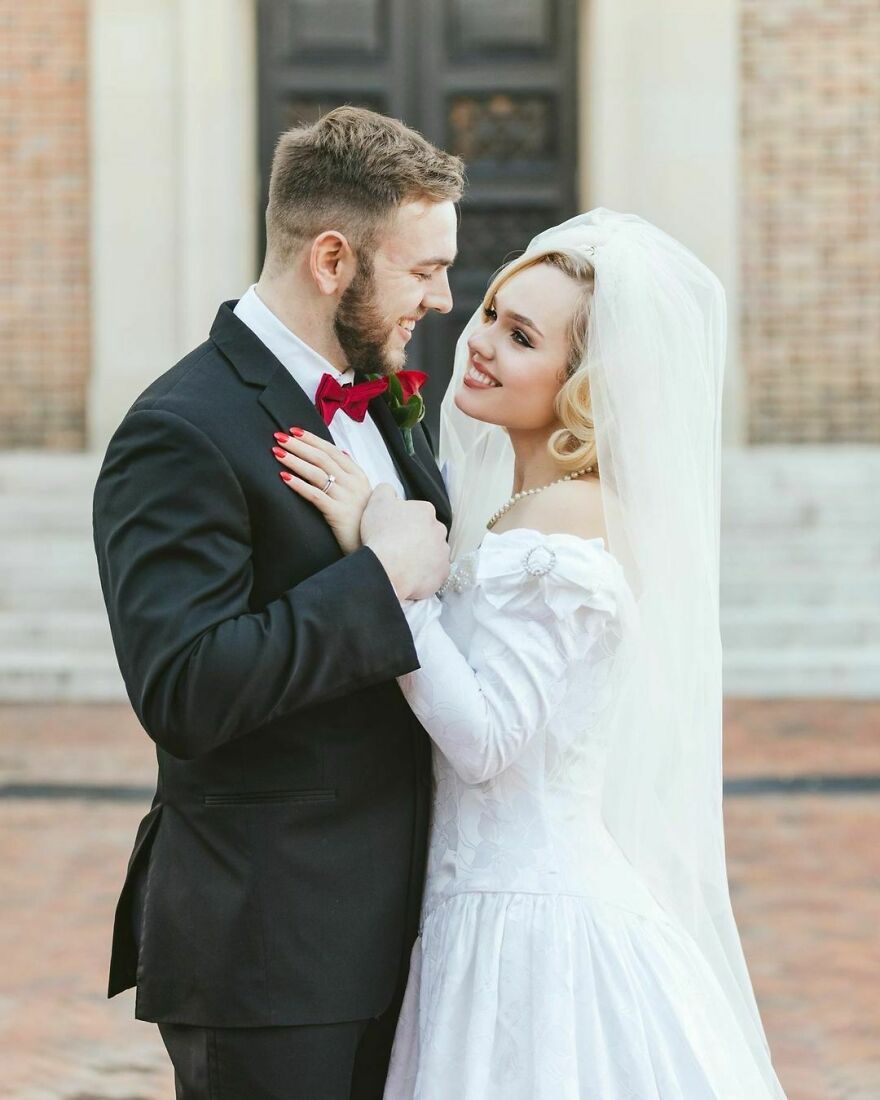 Esta mujer de 25 años es feliz siendo ama de casa y cuidando de su marido al estilo tradicional