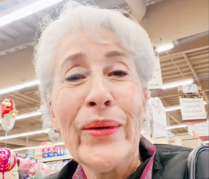 Esta abuela se volvió viral en Tiktok por celebrar su divorcio tras un matrimonio opresivo durante 40 años