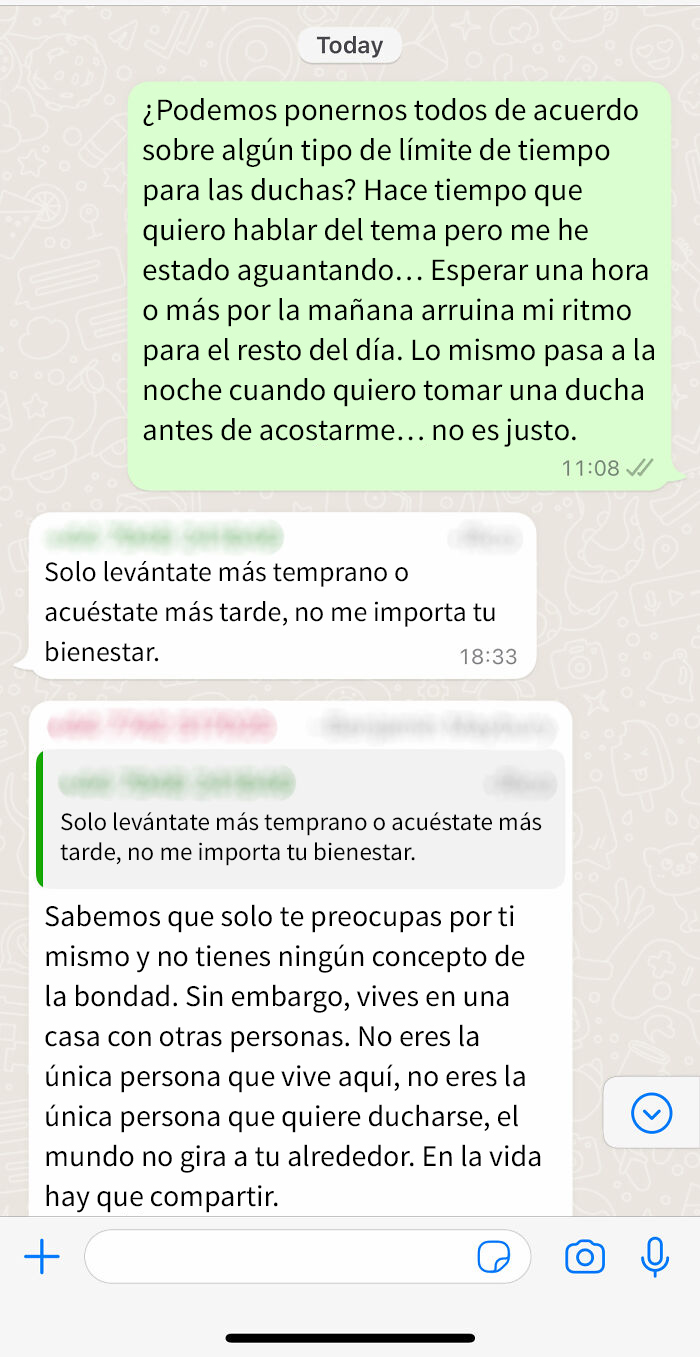 Un compañero de casa se niega a tardar menos de una hora en la ducha, y somos 5 personas viviendo en el mismo lugar