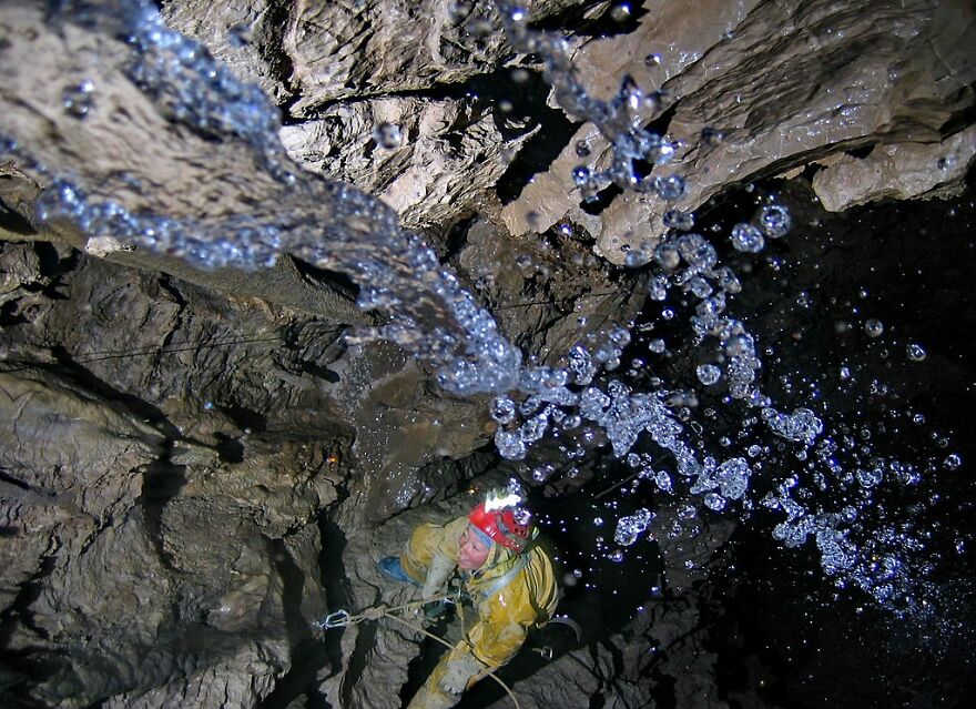 Viaje al centro de la Tierra: el interior de una de las cuevas más profundas del mundo